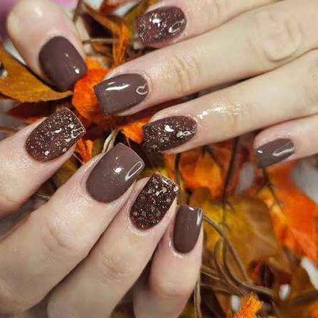 Brown fall nails
