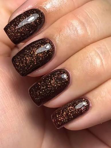 Brown fall nails