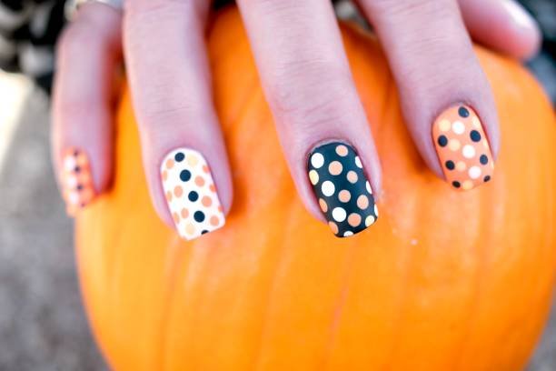 Choosing fall Halloween nail designs by nail shape and personal style